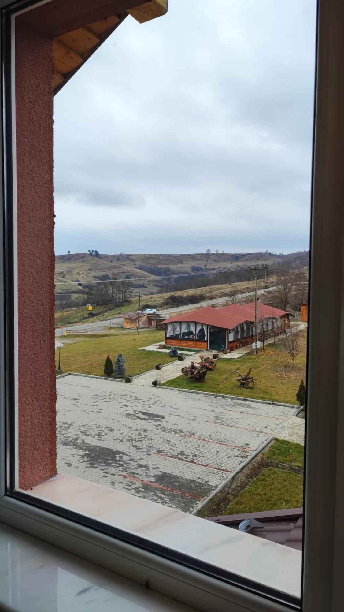 Motel Prislop Хацег Екстер'єр фото
