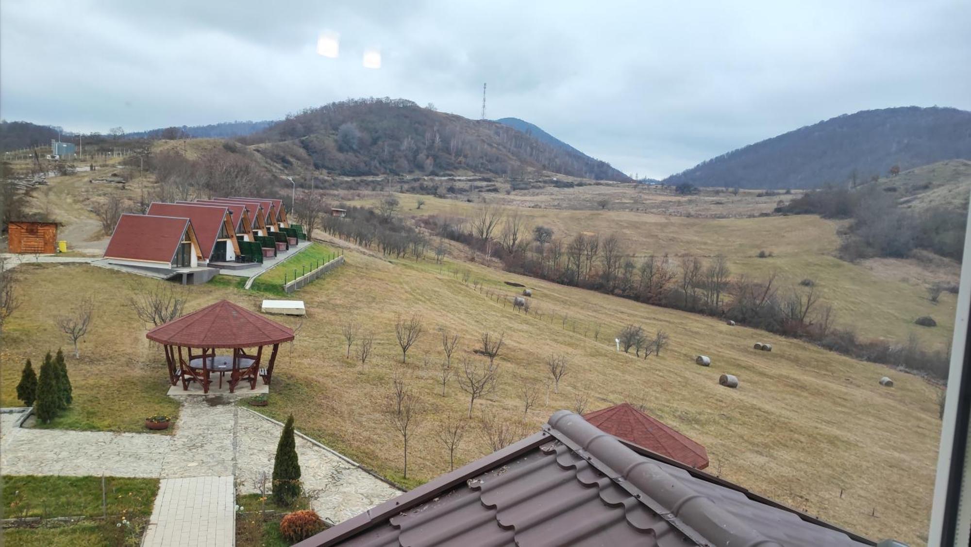 Motel Prislop Хацег Екстер'єр фото